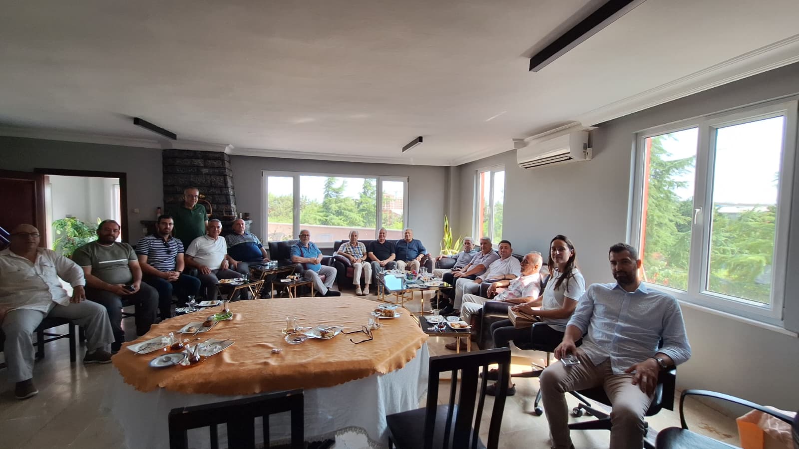 Silivri SİAD Ailesi olarak SİAD Üyemiz Mesut Söylet ve Hakan Söylet’i Karınca Filtre Firmasında Ziyaret Ederek Başsağlığı Diledik.