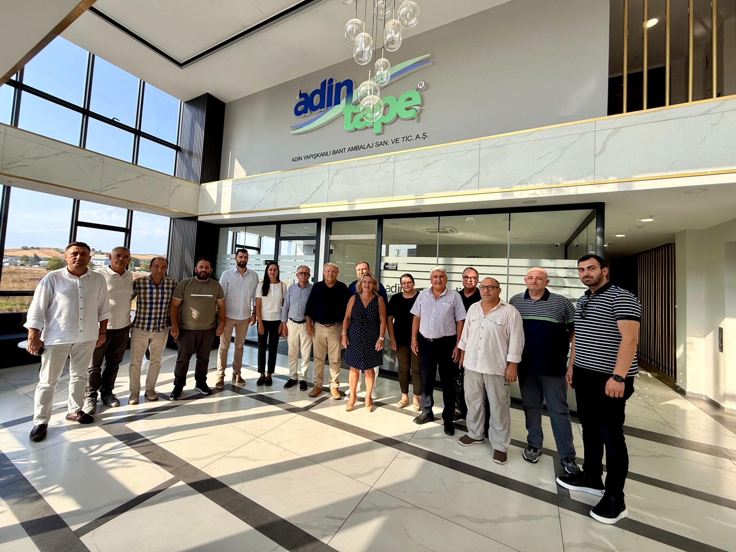 Silivri SİAD Ailesi olarak SİAD Üyemiz Nida Temiz’i Adin Tape Firmasında Ziyaret Ederek Başsağlığı Diledik.
