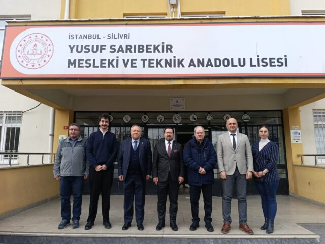 Mesleki Eğitimde İş Birliği Güçleniyor: Aralık Ayı PYK Toplantısına Katılım Sağladık  Silivri’de mesleki eğitimin gelişimine yönelik yürütülen çalışmalara SİAD Derneğimiz de katkı sunmaya devam ediyor.