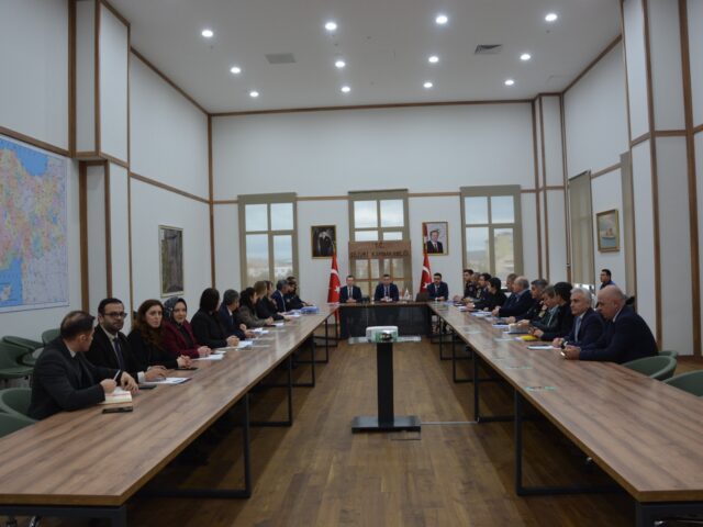 İlçemizde Bağımlılıkla Mücadele çalışmalarının etkin ve koordineli bir şekilde yürütülmesi amacıyla düzenlenen İlçe Bağımlılıkla Mücadele Kurul Toplantısına Silivri Sanayici Ve İş Adamları Derneği (SİAD) başkanımız Hakan Kocabaş katılım sağladı.