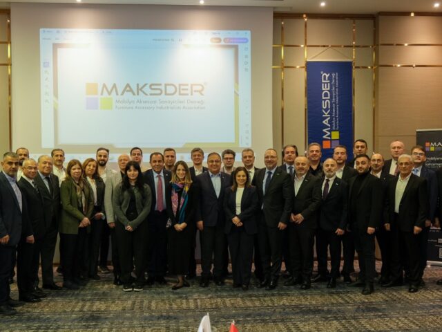 Silivri Sanayici Ve İş Adamları Derneği (SİAD) dernek başkanımız Hakan Kocabaş ve üyelerimizden Aliosman Mertöz ile Ömer Orhan Özçoban, Mobilya Aksesuar Sanayicileri Derneği (MAKSDER) tarafından düzenlenen iftar yemeğine katılım sağladı.