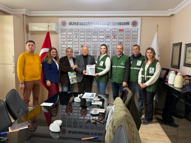 Silivri Sanayici Ve İş Adamları Derneğimiz (SİAD), anlamlı ve değerli bir ziyarete ev sahipliği yapmanın mutluluğunu yaşadı. Silivri Yeşilay Başkanı Nihan Ataalp Umuç ve Yönetimi derneğimizi ziyaret ederek çalışmaları hakkında bilgi aktardı ve görüş alışverişinde bulunuldu.