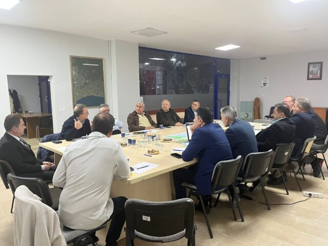 Silivri Sanayici Ve İş Adamları Derneği (SİAD) Dernek Başkanımız Hakan Kocabaş ve SİAD Başkan Yardımcımız Adnan Deniz Kent Konseyi Toplantısına katılım sağladı.