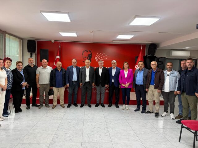 Silivri Sanayici Ve İş Adamları Derneği Başkanımız Hakan Kocabaş ve üyelerimiz ile birlikte CHP Silivri İlçe Başkanı Önder Çolak’a hayırlı olsun ziyaretinde bulundu.