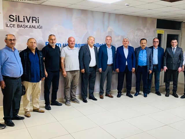 AK Parti Silivri İlçe Başkanı ve aynı zamanda üyemiz Sami Barlas’a, Silivri Sanayici Ve İş Adamları Derneği Başkanımız Hakan Kocabaş ve üyelerimiz taziye ziyaretinde bulundu.
